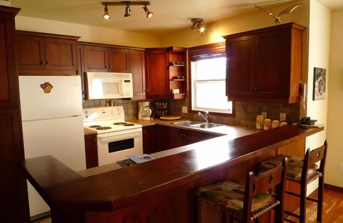 Mont-Tremblant Cottage | Gorgeous/Peaceful Cottage on the mountain with deers and birds.