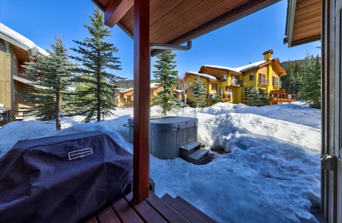 Sun Peaks House | Gorgeous Ski In/Ski Out Townhome, Close to Village