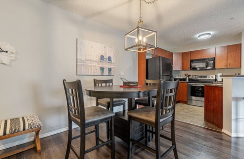 Invermere Apartment | Grandview Pointe | Pool | Hot Tub | Gym