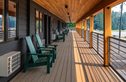 Revelstoke Hotel | Gravity Haus Revelstoke