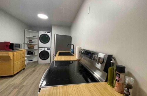 Kamloops House | Great location with stunning View with pool!