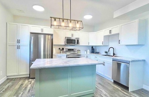 Kamloops House | Great location with stunning View with pool!