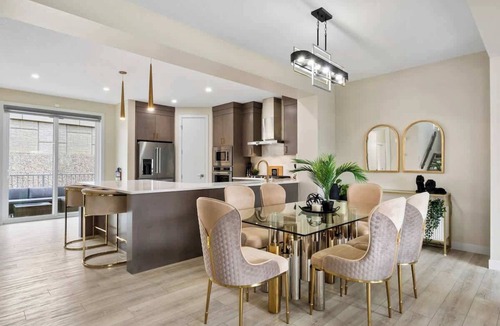 Sage Hill House | Group Getaway + Movie/Games Room + Free Garage