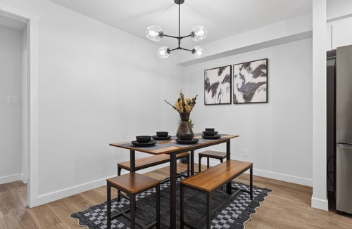 Southwest Edmonton House | Group Stay for 12 | PS5 Game Room | 3 Baths