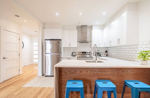 Plateau Mont Royal Apartment | Group Stay on Mont-Royal Ave with Free Parking