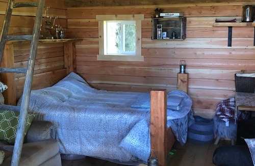Isle Pierre Cabin | Guest cabin on quiet lake