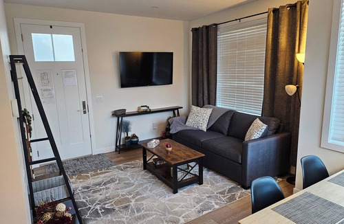 Crawford House | Guest Suite in the Lower Mission