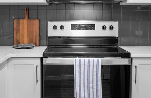 Southeast Calgary House | Guest Suite in the SE| Near South Health Campus/Seton YMCA , Shopping &Amenities