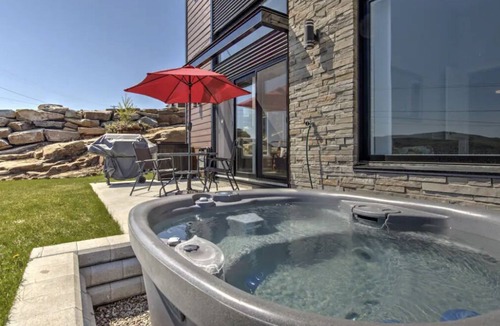 Saint-Jean-de-Matha House | Hôtel à la maison - 192-La Vue du golf avec spa