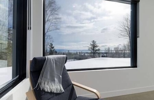 Saint-Joseph-de-la-Rive House | Hôtel à la maison - Chalet Alegria #2