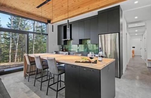 Les Eboulements House | Hôtel à la maison - Sous-bois Charlevoix - le Lièvre