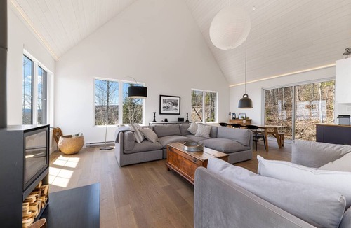 Saint-Joseph-de-la-Rive House | Hôtel à la maison - La Fascine