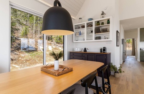 Saint-Joseph-de-la-Rive House | Hôtel à la maison - La Fascine