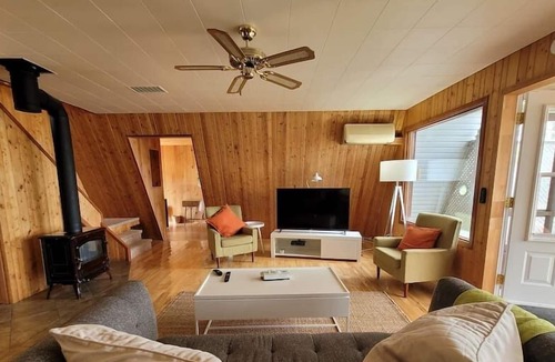 St. Felicien Ski Chalet | Hôtel à la maison - Chalet le Jeannot, vue et lac