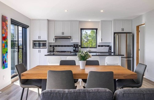 Saint Irenee House | Hôtel à la maison - La Blanche Hermine