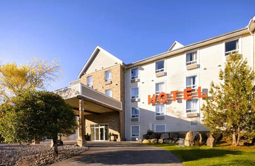 Sainte-Agathe-des-Monts Hotel | Hôtel TERRA Laurentides