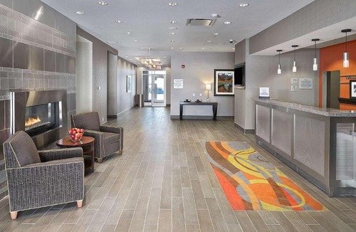 Calgary Hotel | Hampton Inn by Hilton Calgary Airport North