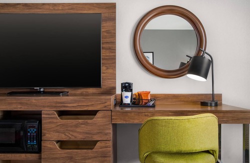 Kamloops Hotel | Hampton Inn by Hilton Kamloops