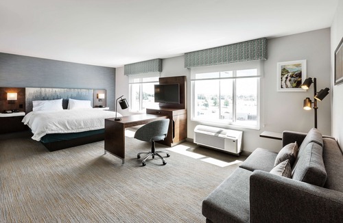 Quartier 5-2 Hotel | Hampton Inn & Suites by Hilton Quebec City Beauport