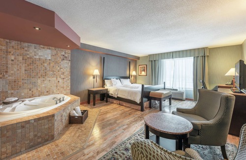 Moncton Hotel | Hampton Inn & Suites by Hilton Moncton