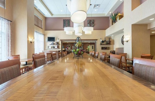Moncton Hotel | Hampton Inn & Suites by Hilton Moncton