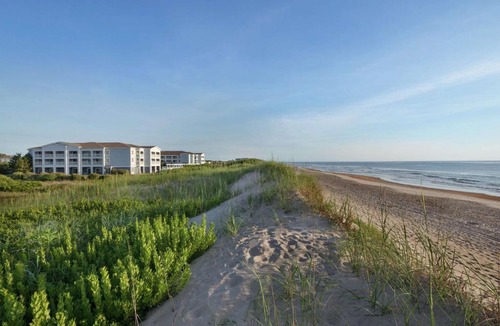 Pine Island Hotel | Hampton Inn & Suites Outer Banks/Corolla