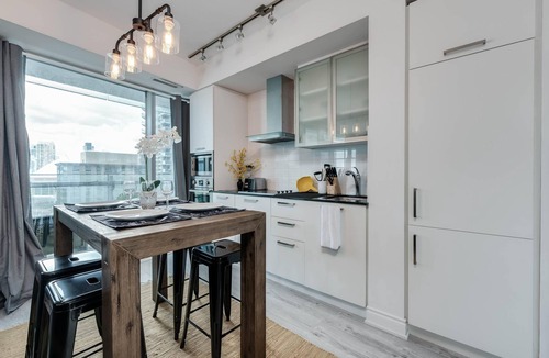 Financial District Apartment | Harbourfront District