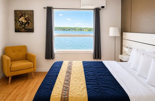Sydney Hotel | Harbourview Inn, SureStay Collection by Best Western