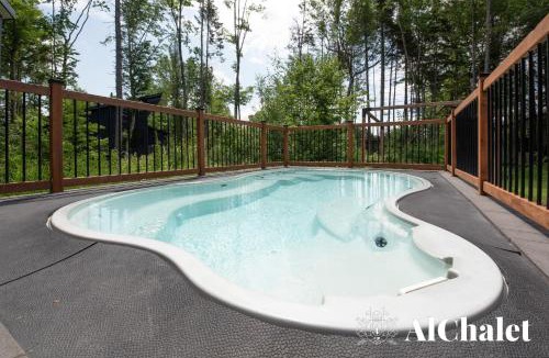 Pont-Rouge Ski Chalet | Harmonie Modern Forest Retreat Spa & Serenity
