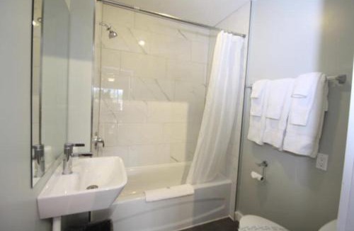 Harrison Hot Springs Hotel | Harrison Spa Motel