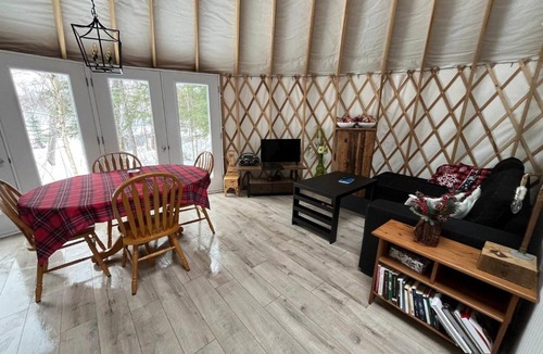 Saint Fulgence House | Havre du Lac Montagnais