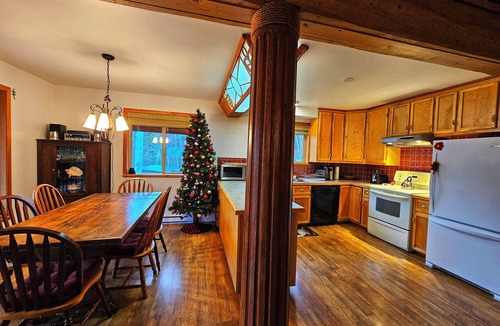 Eagle Creek Cabin | Hawkins Lakefront Cabin with Breathtaking Views