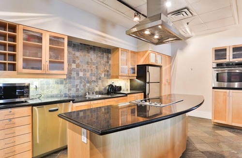 Toronto Entertainment District Condo | Heart of downtown Toronto, furnished 1 BR Luxury Suite