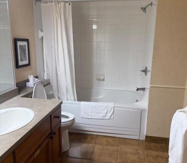 Mont-Tremblant Pedestrian Village Apartment | Heart of Tremblant - Johanssen, Place St. Bernard