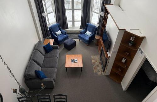 Mont-Tremblant Pedestrian Village Apartment | Heart of Tremblant - Johanssen, Place St. Bernard