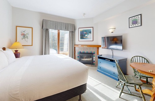 Sun Peaks Hotel | Hearthstone Lodge #421
