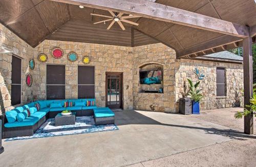 Elmo House | Heated Spa, Fire Pit! 14-Acre Terrell Ranch Escape
