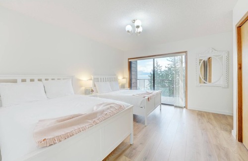Sooke House | Heaven Above the San Juan Islands Private Cliffside Estate