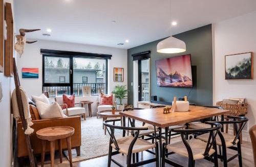 Revelstoke Apartment | Hemlock Hangout by Revelstoke Vacations