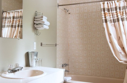 Heriot Bay Hotel | Heriot Bay Inn