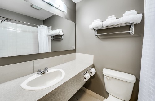 Cranbrook Hotel | Heritage Inn Hotel & Convention Centre Cranbrook