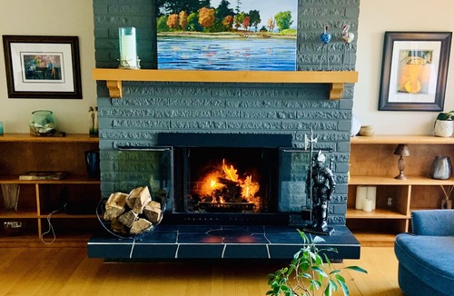 Saanichton House | Heron's Retreat Gorgeous 3-Bedroom Beach House