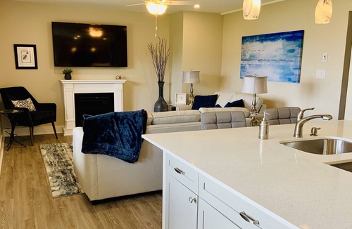 Saanichton House | Heron's Retreat - Spectacular Beachfront 1-Bedroom Suite