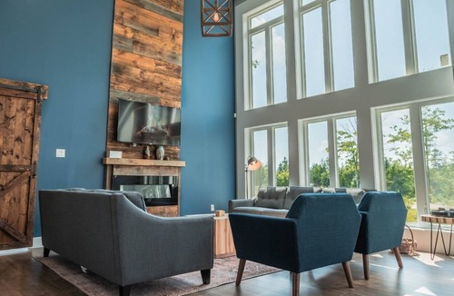 Newport Landing House | HIDDEN GEM IN THE WOODS