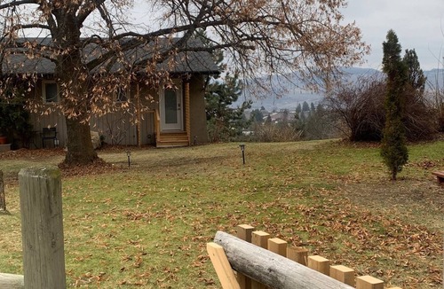 Vernon Apartment | Hidden Rose suite overlooking North Okanagan