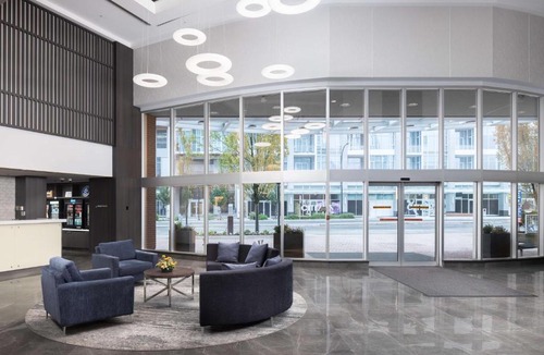 Metrotown Hotel | Hilton Vancouver Metrotown