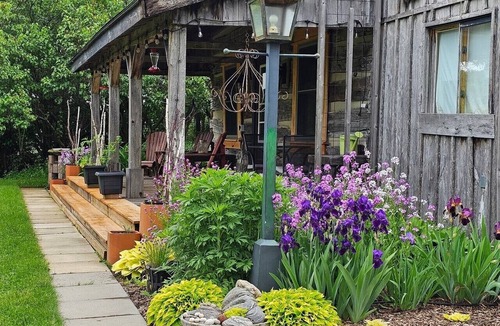 Georgian Bluffs House | Hindman House: Historic, restful, fully-equipped