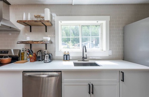 Hinton House | Hinton/Jasper Adventure Base - 3 bdrm pet friendly home