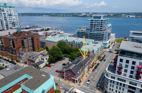 Downtown Halifax Apartment | Historic 1BR DT in amazing location steps from waterfront in Old South District
