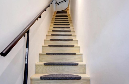 Plateau Mont Royal Apartment | Historic Charm Overlooking Parc Lafontaine